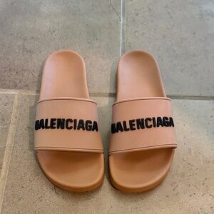 balenciaga slides size 7. Great condition
